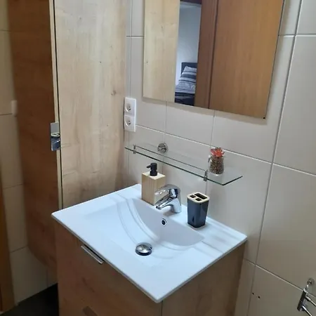 Entier Comprenant 2 Chambres Premium A 2 Pas De La Gare D'arlon A 20 Min Du Centre Du Luxembourg *
